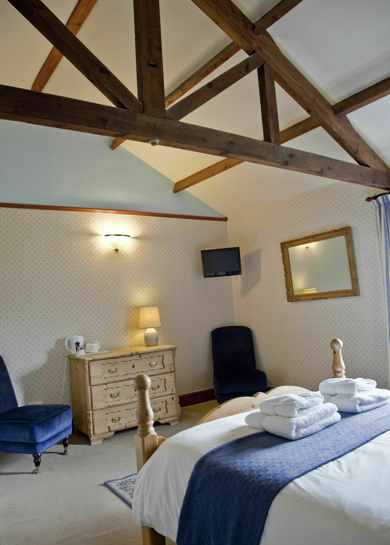 The Charles Bathurst 4*